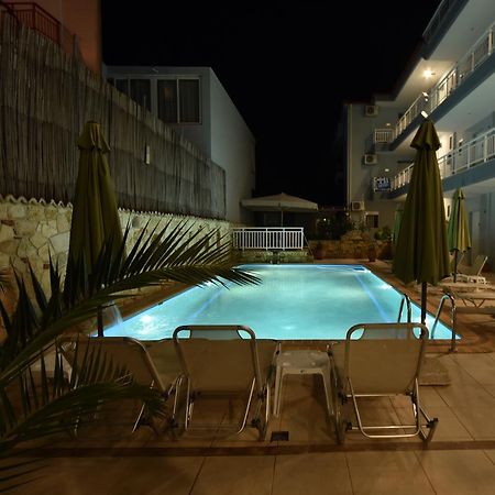 Kiwi Apartments Néa Fókaia Bagian luar foto
