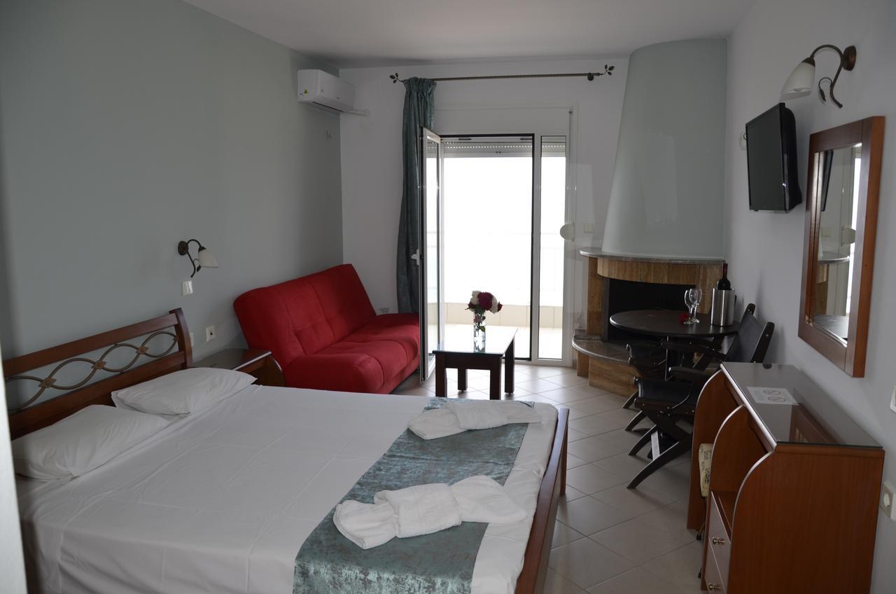 Kiwi Apartments Néa Fókaia Bagian luar foto