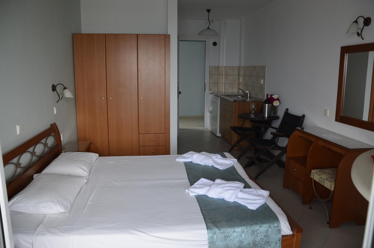 Kiwi Apartments Néa Fókaia Bagian luar foto