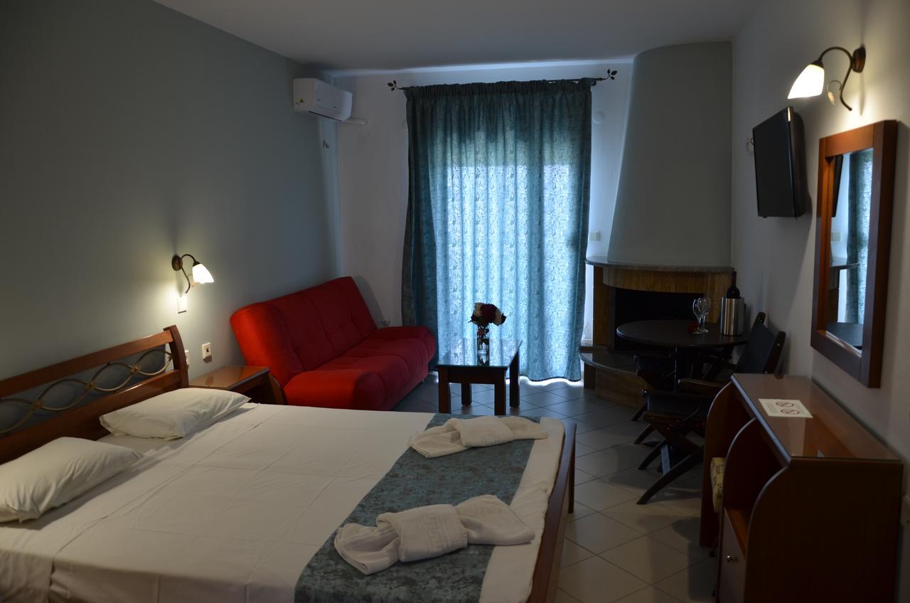 Kiwi Apartments Néa Fókaia Bagian luar foto