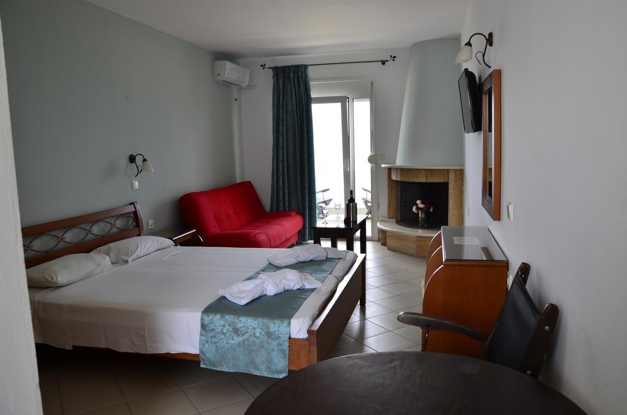 Kiwi Apartments Néa Fókaia Bagian luar foto
