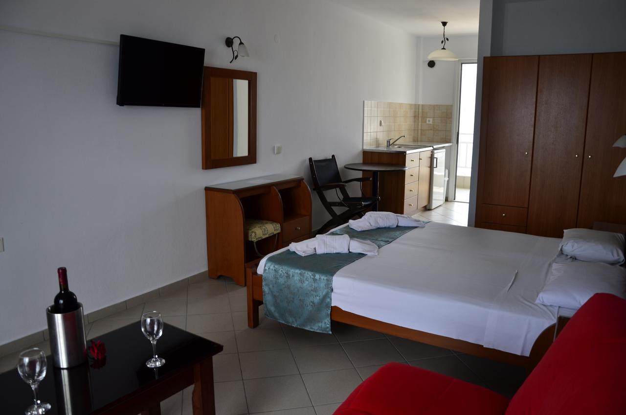Kiwi Apartments Néa Fókaia Bagian luar foto