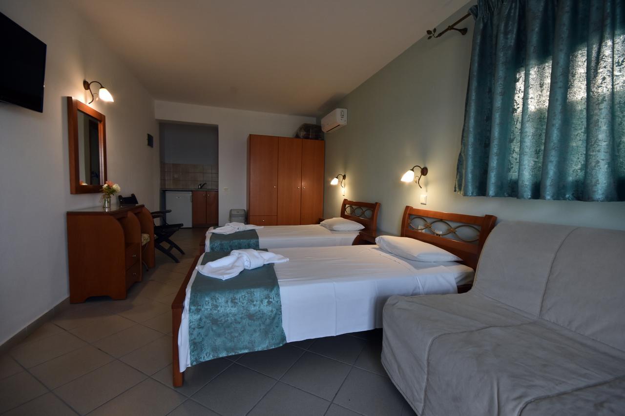 Kiwi Apartments Néa Fókaia Bagian luar foto