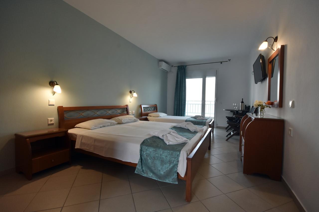 Kiwi Apartments Néa Fókaia Bagian luar foto